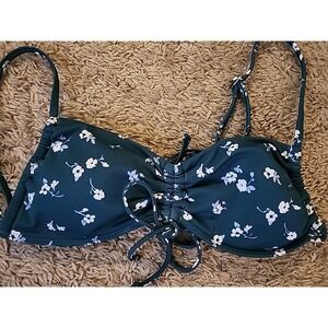 Hollister Floral Green Bikini Swimsuit Top NWT Size XS Cottage Beach Padded